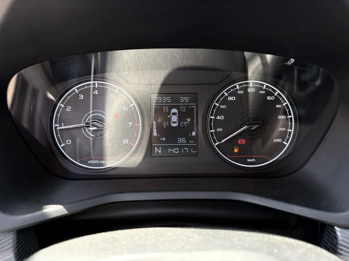 Car image 23