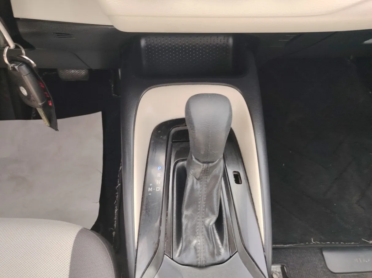Car image 17