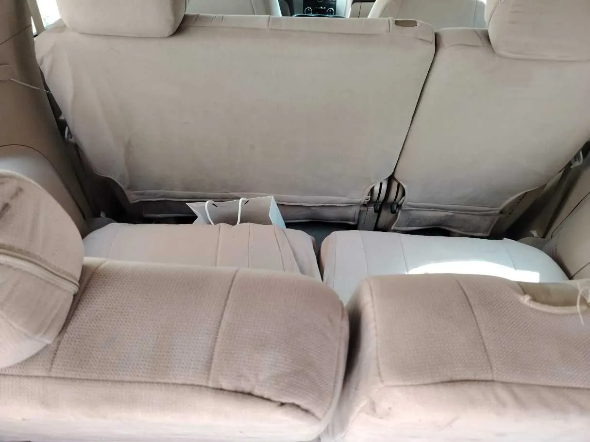 Car image 35