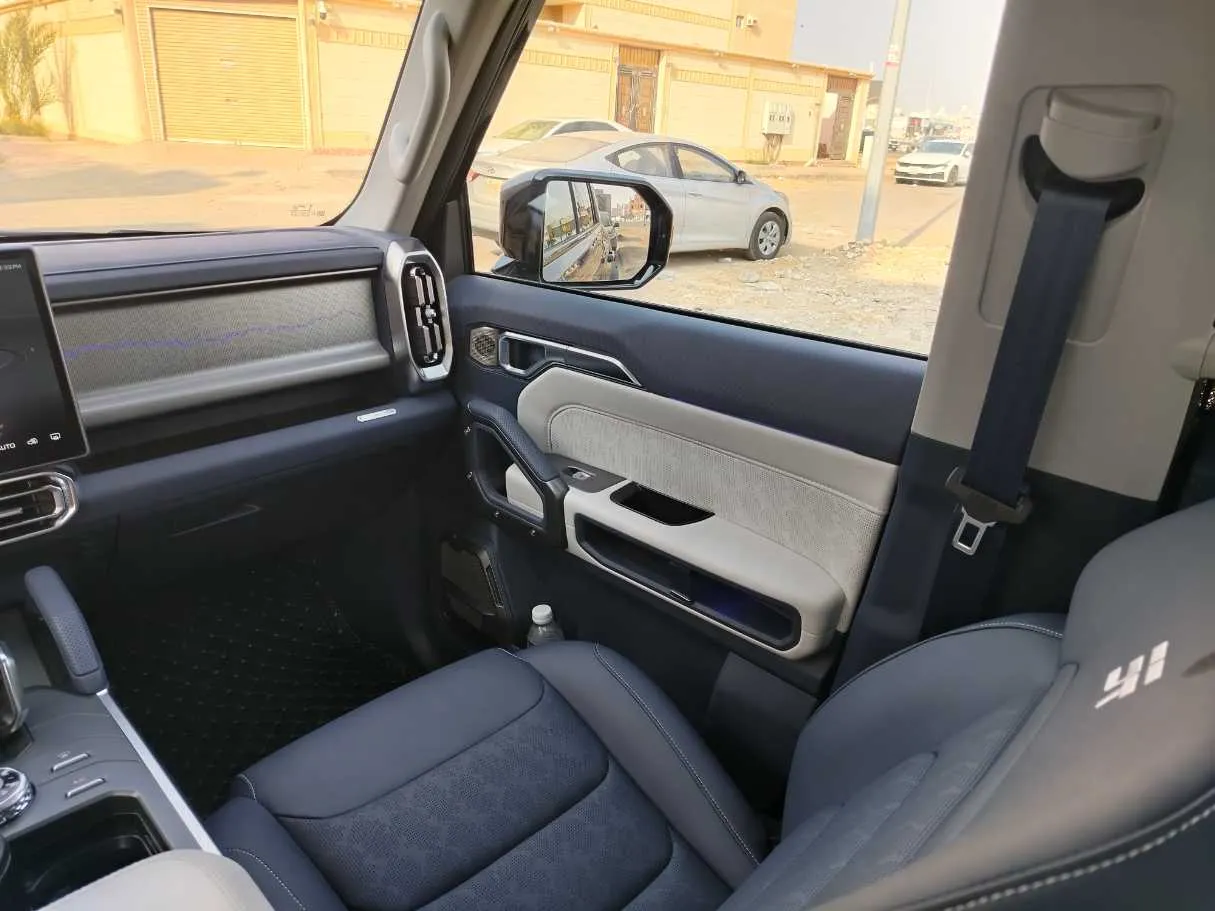 Car image 38