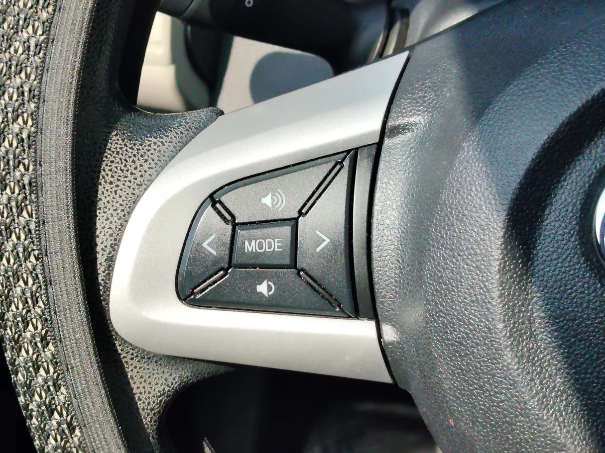 Car image 26