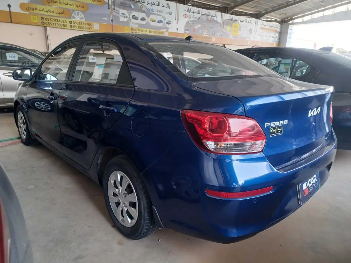 Car image 7