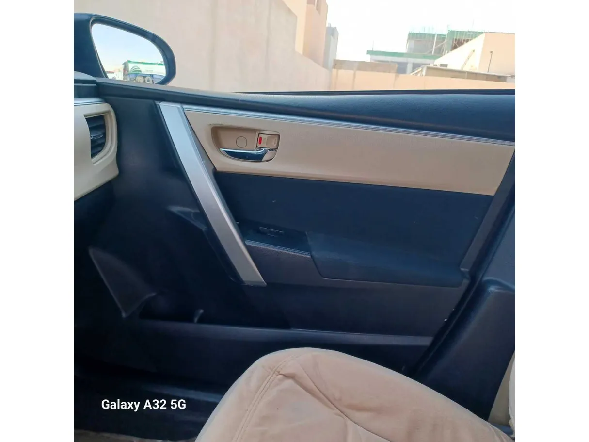 Car image 23