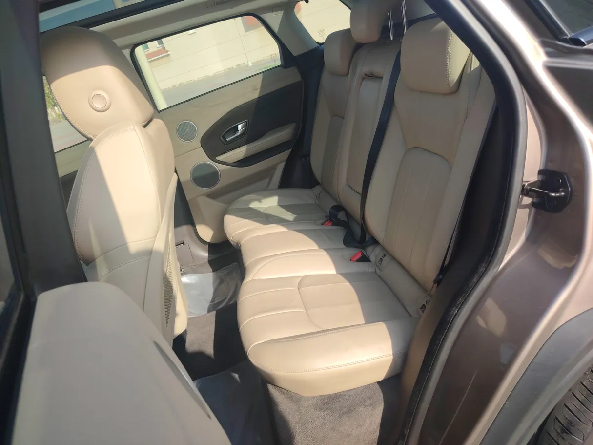 Car image 15