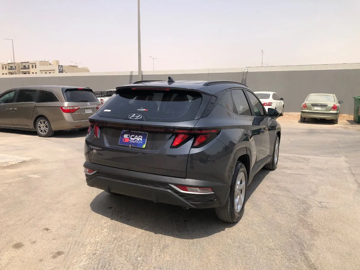 Car image 5