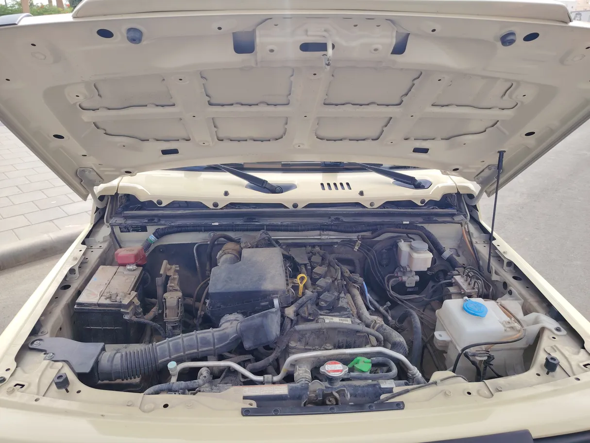 Car image 25