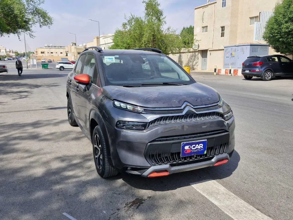 Car image 3