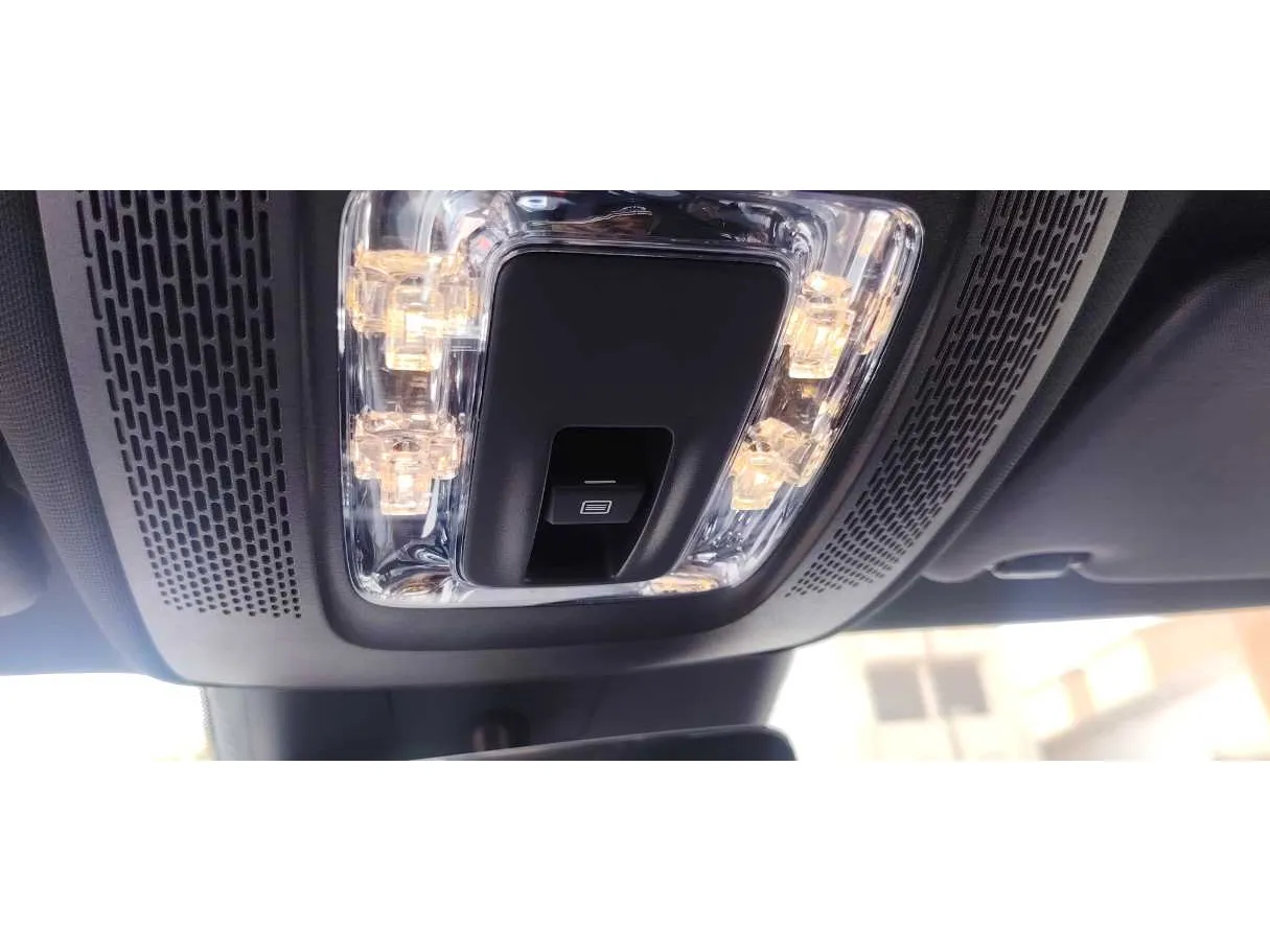Car image 31