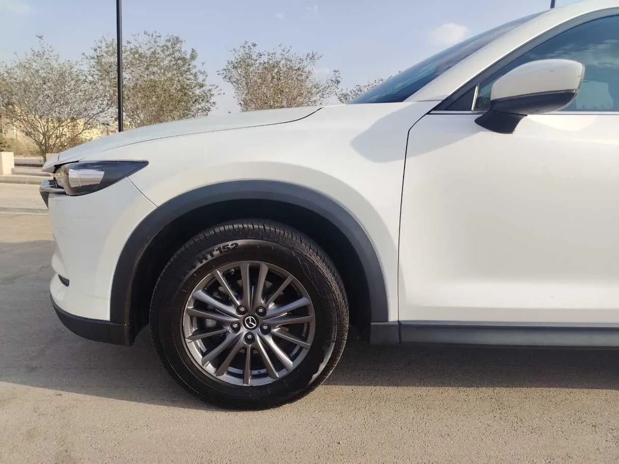 Car image 9