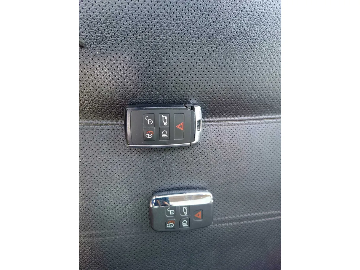 Car image 35