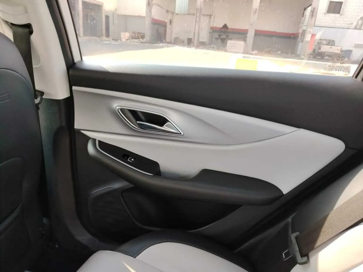 Car image 42