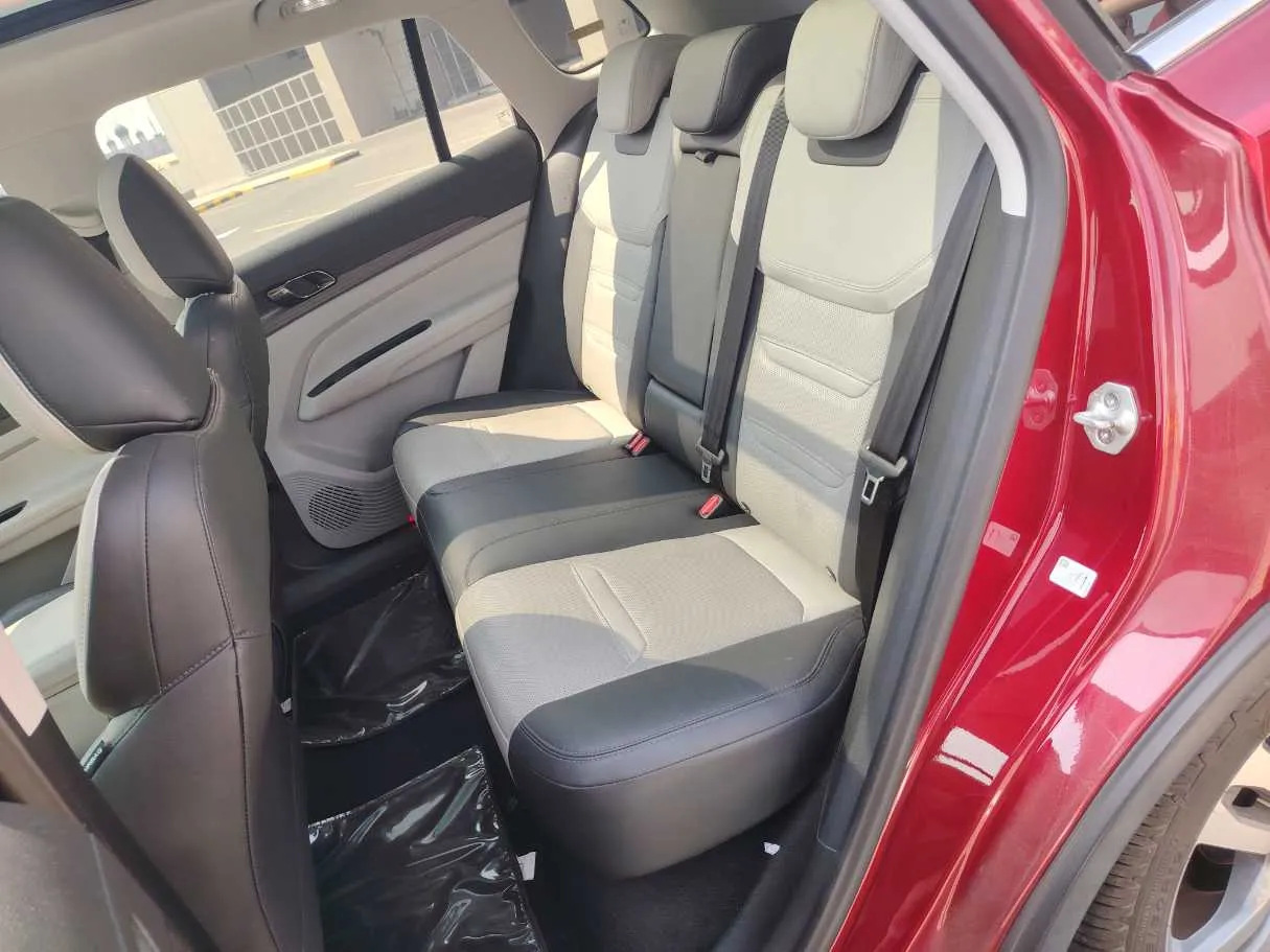 Car image 15