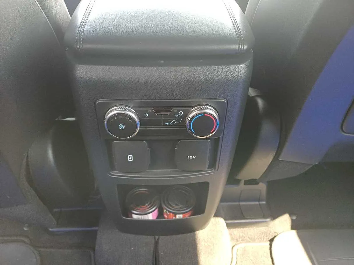Car image 23