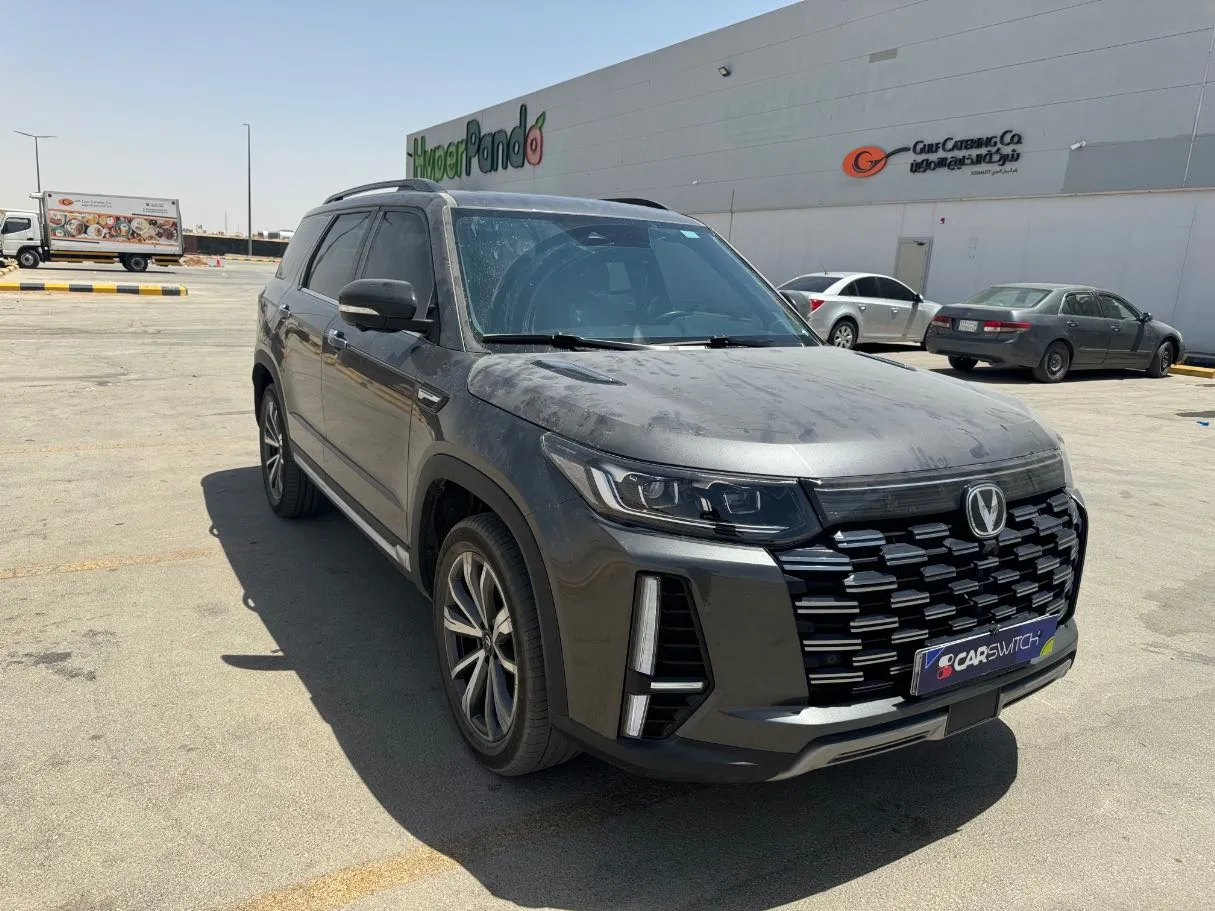 Car image 3