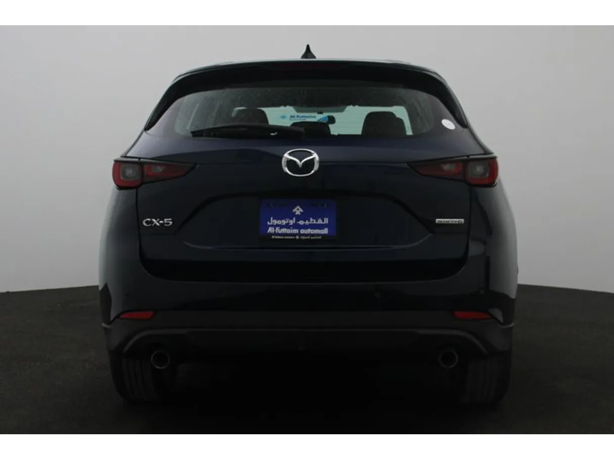 Car image 12