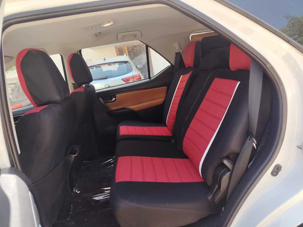 Car image 16