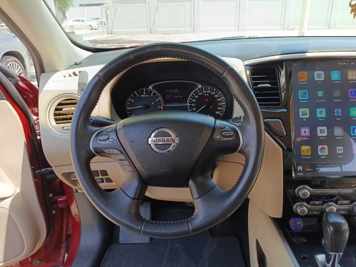 Car image 18