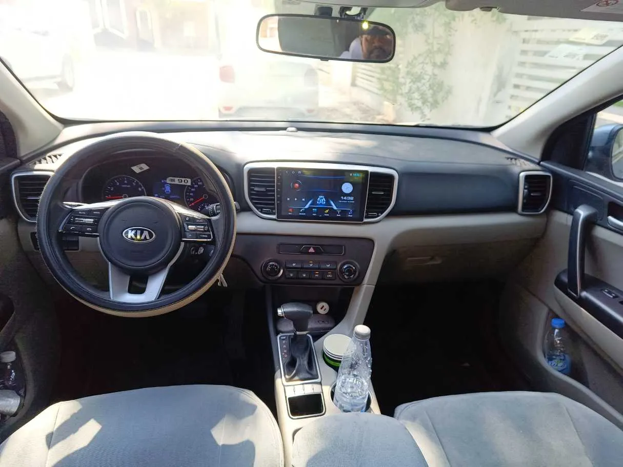 Car image 20