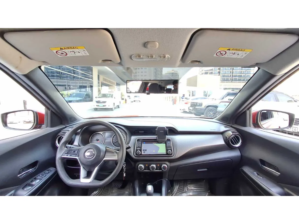 Car image 14
