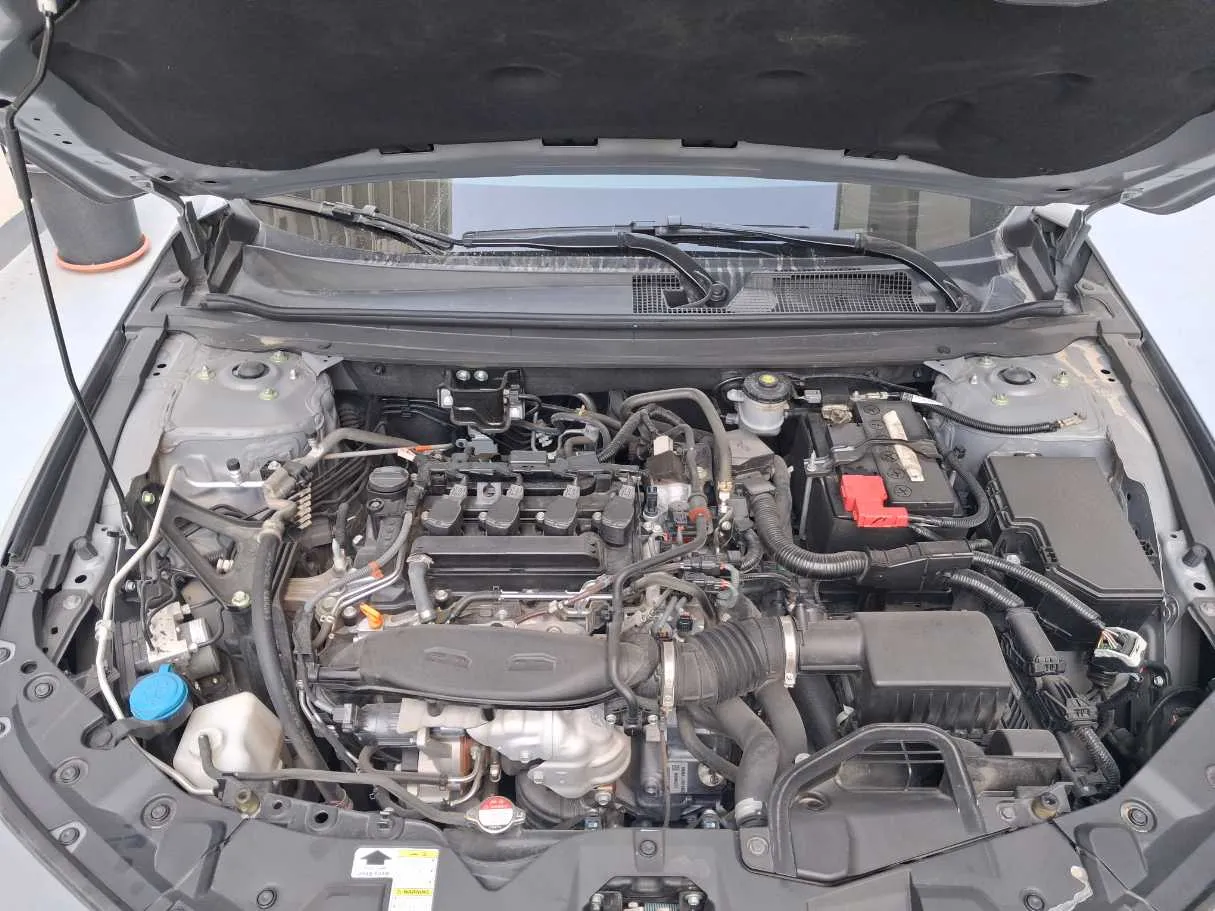 Car image 23
