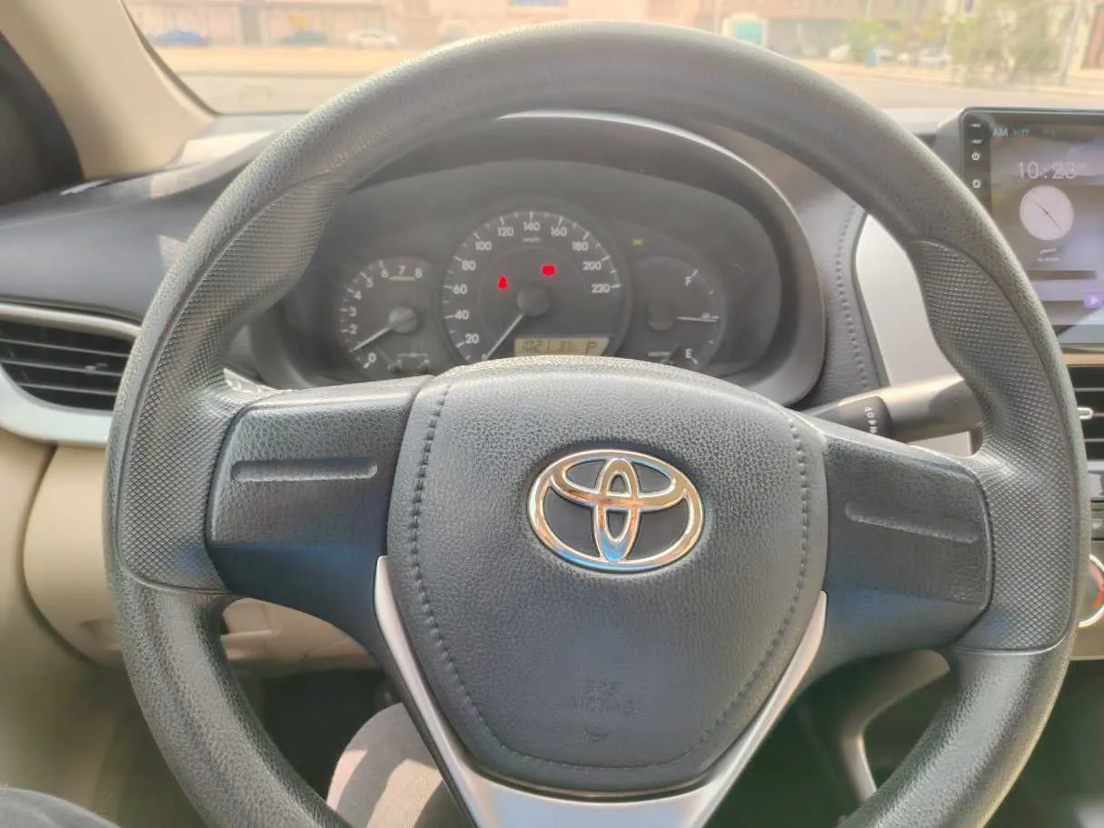 Car image 28