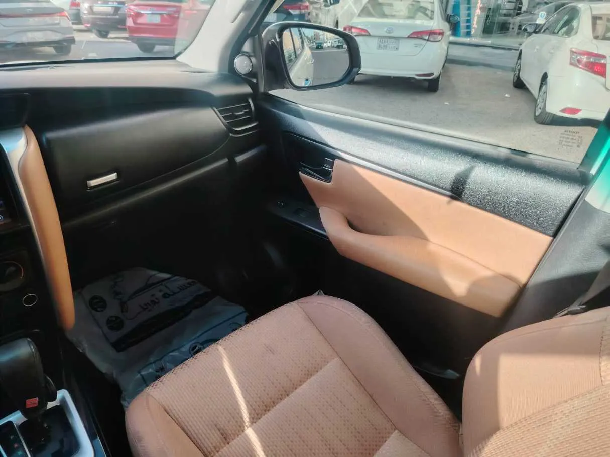 Car image 38