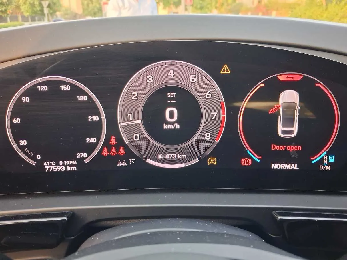 Car image 18