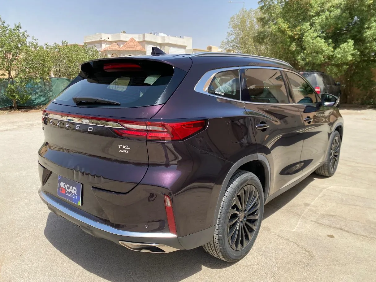 Car image 5