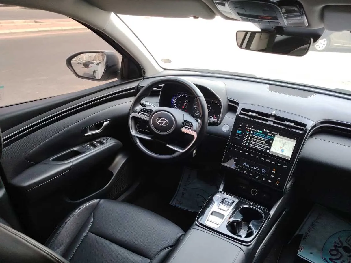 Car image 20