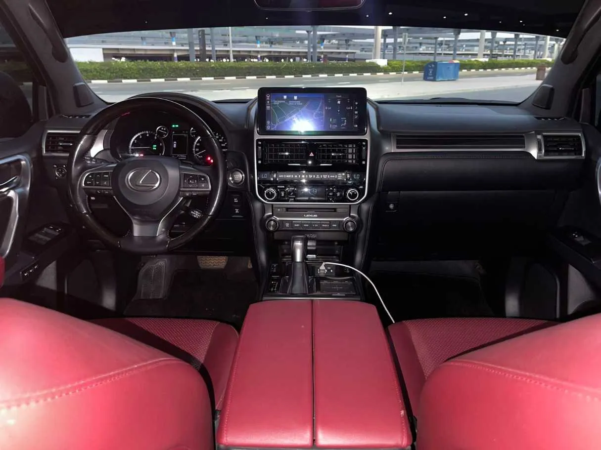 Car image 14