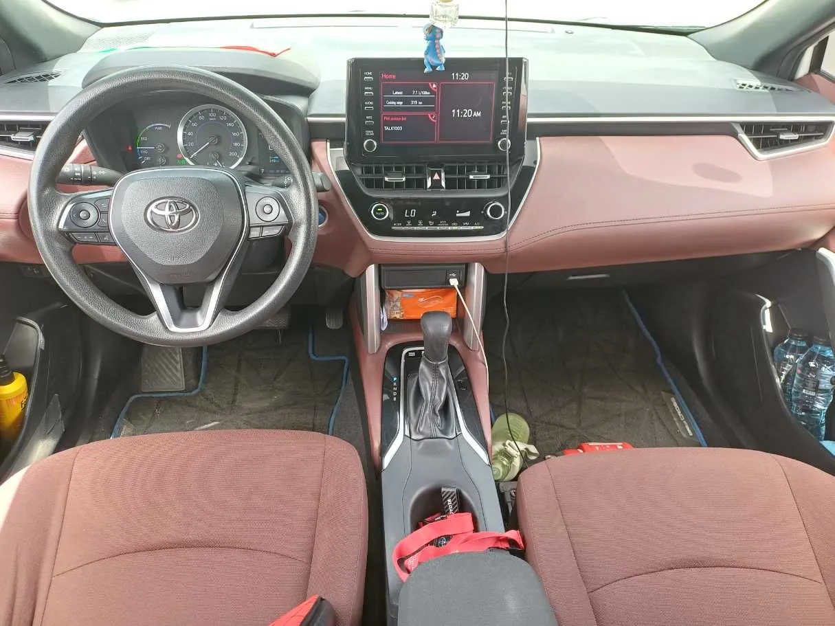 Car image 16
