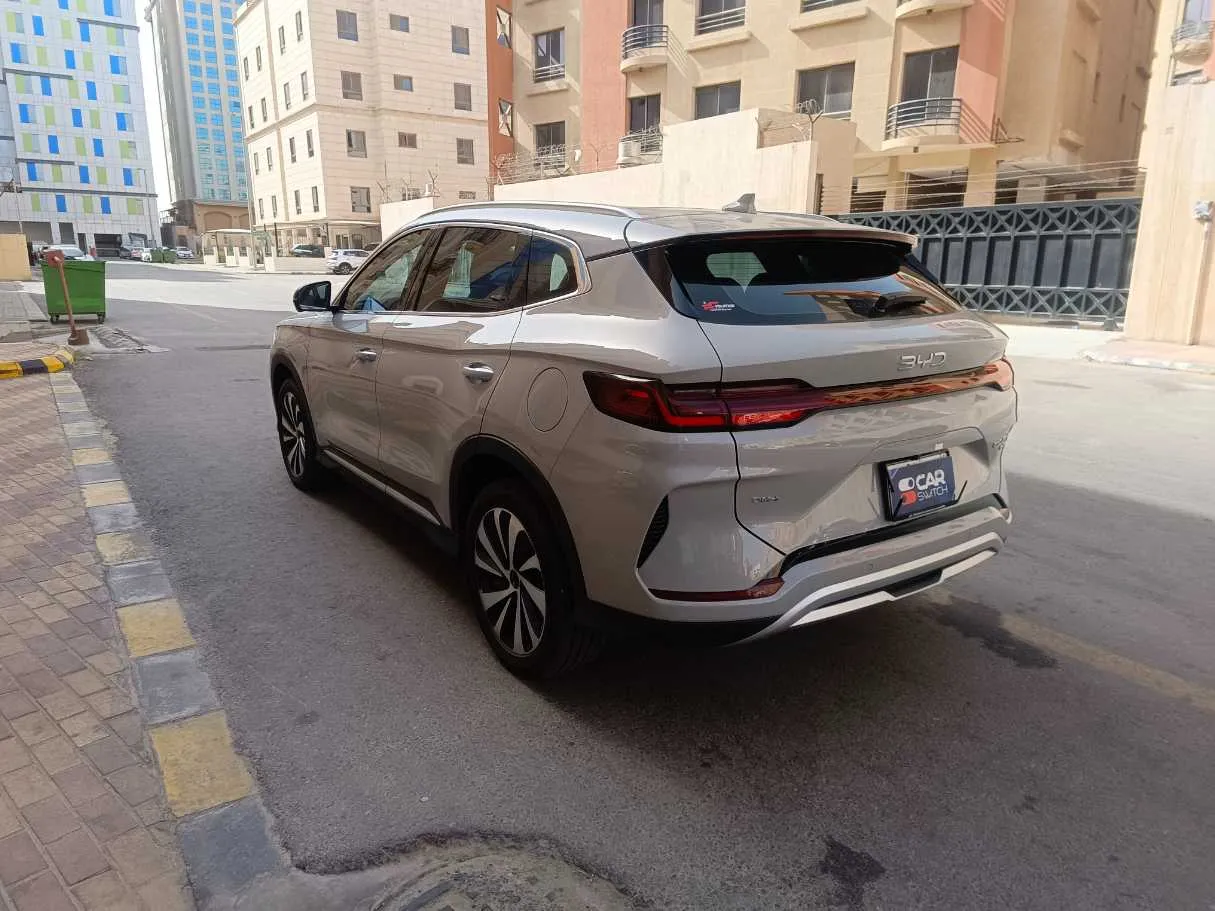 Car image 7