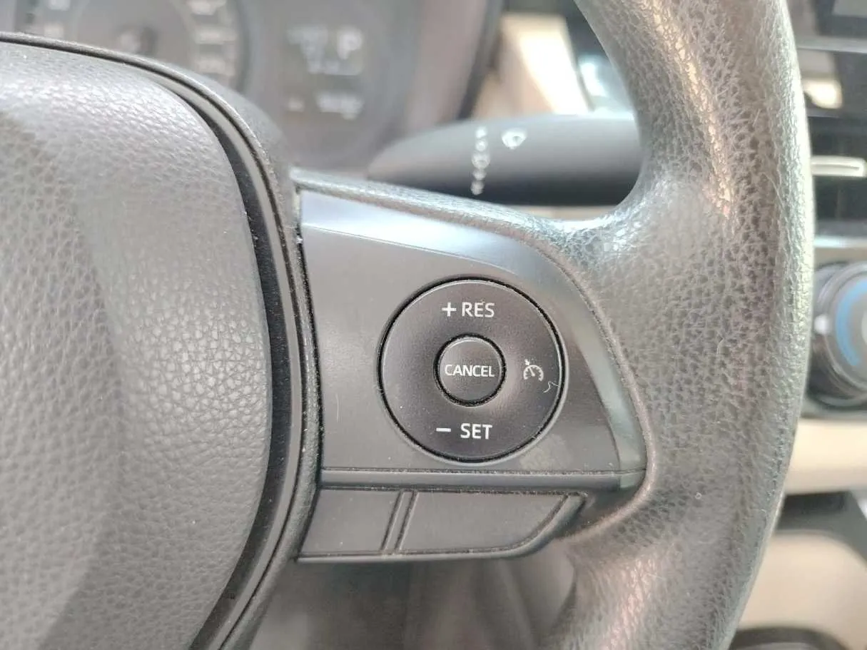 Car image 32