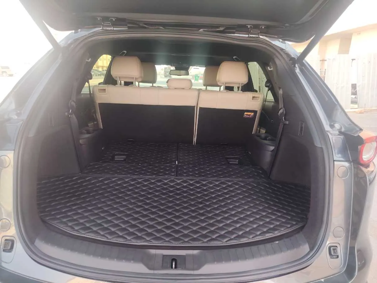 Car image 25