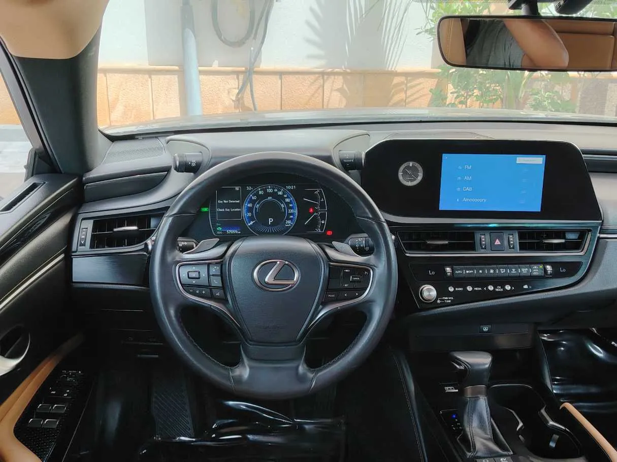 Car image 23