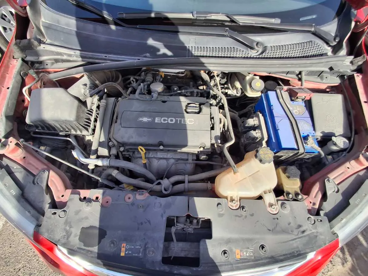 Car image 19