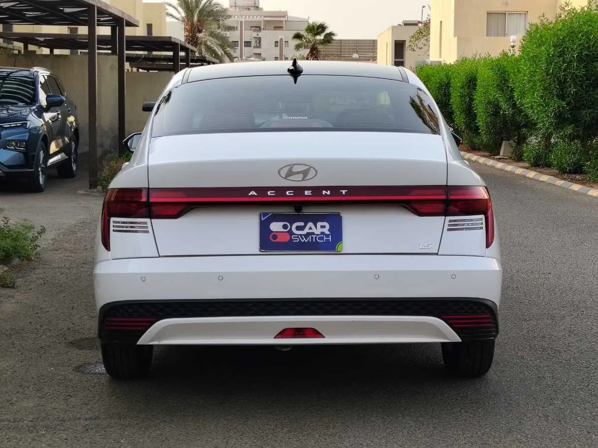 Car image 6