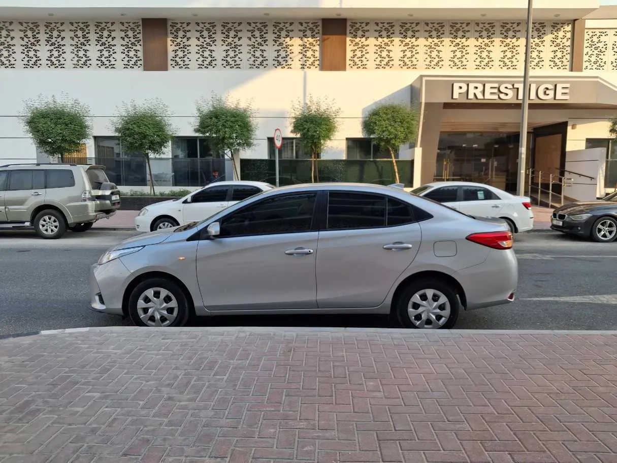Car image 8