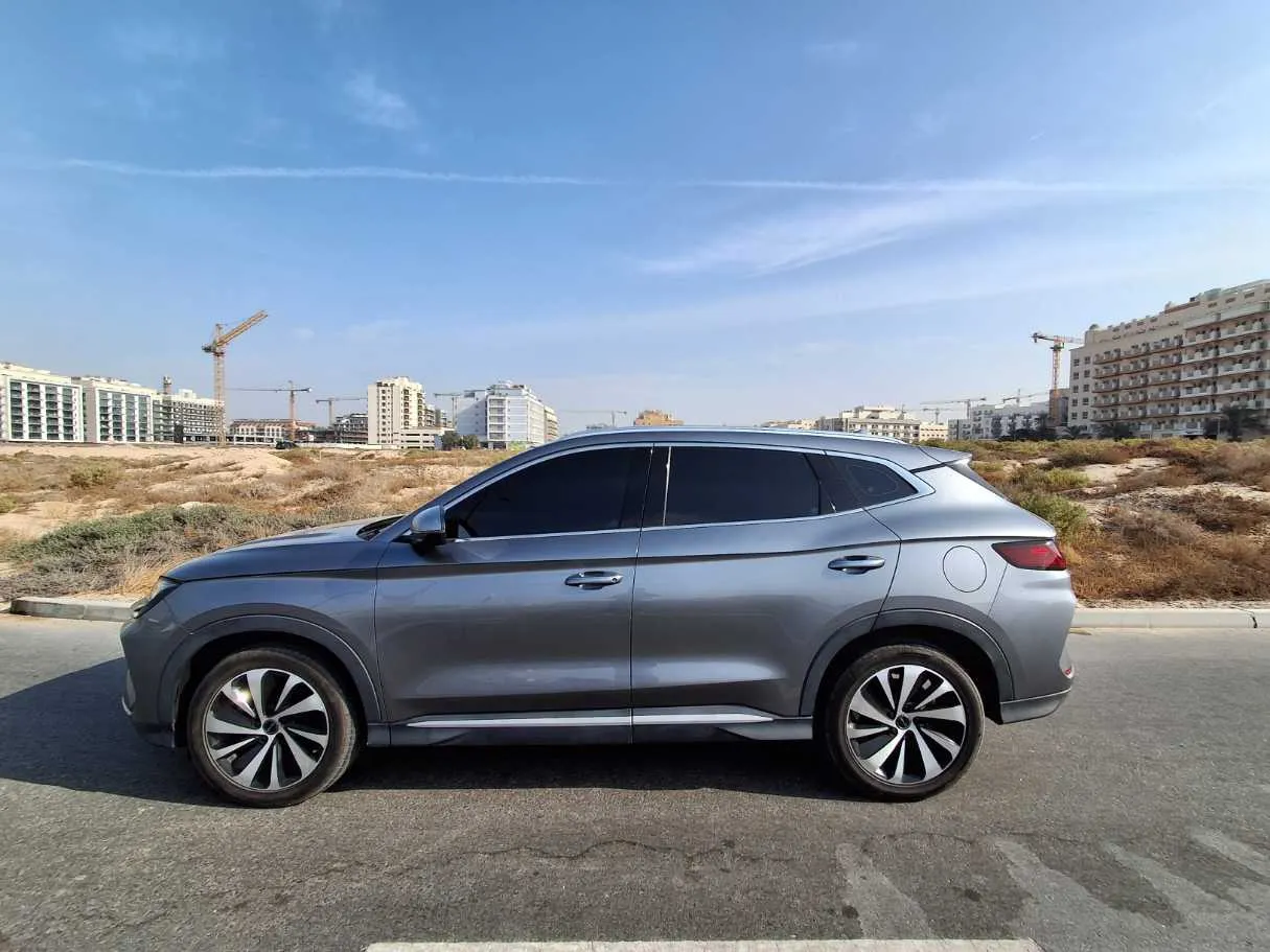 Car image 8