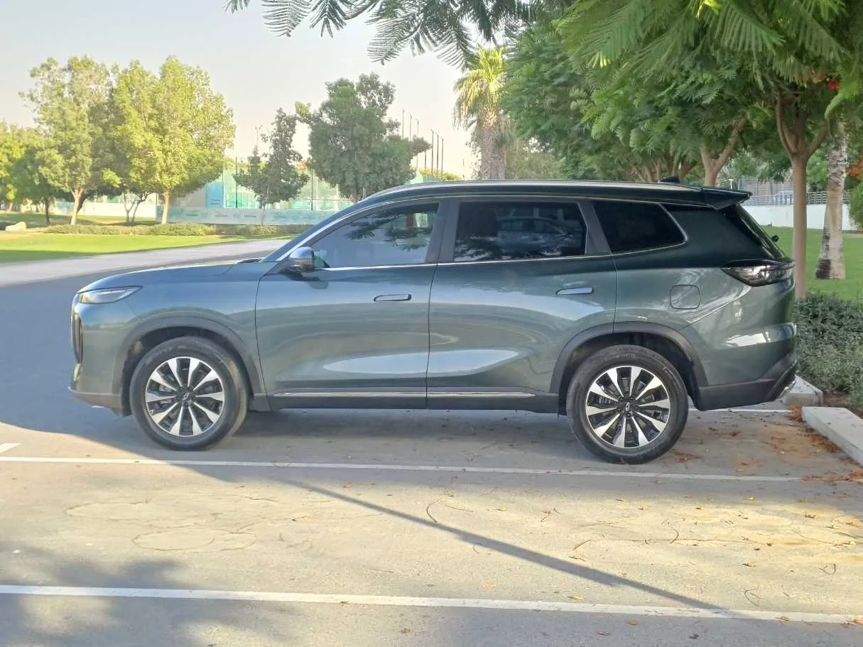 Car image 8