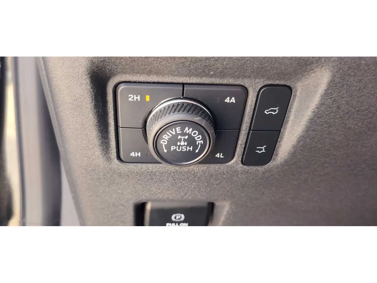 Car image 26