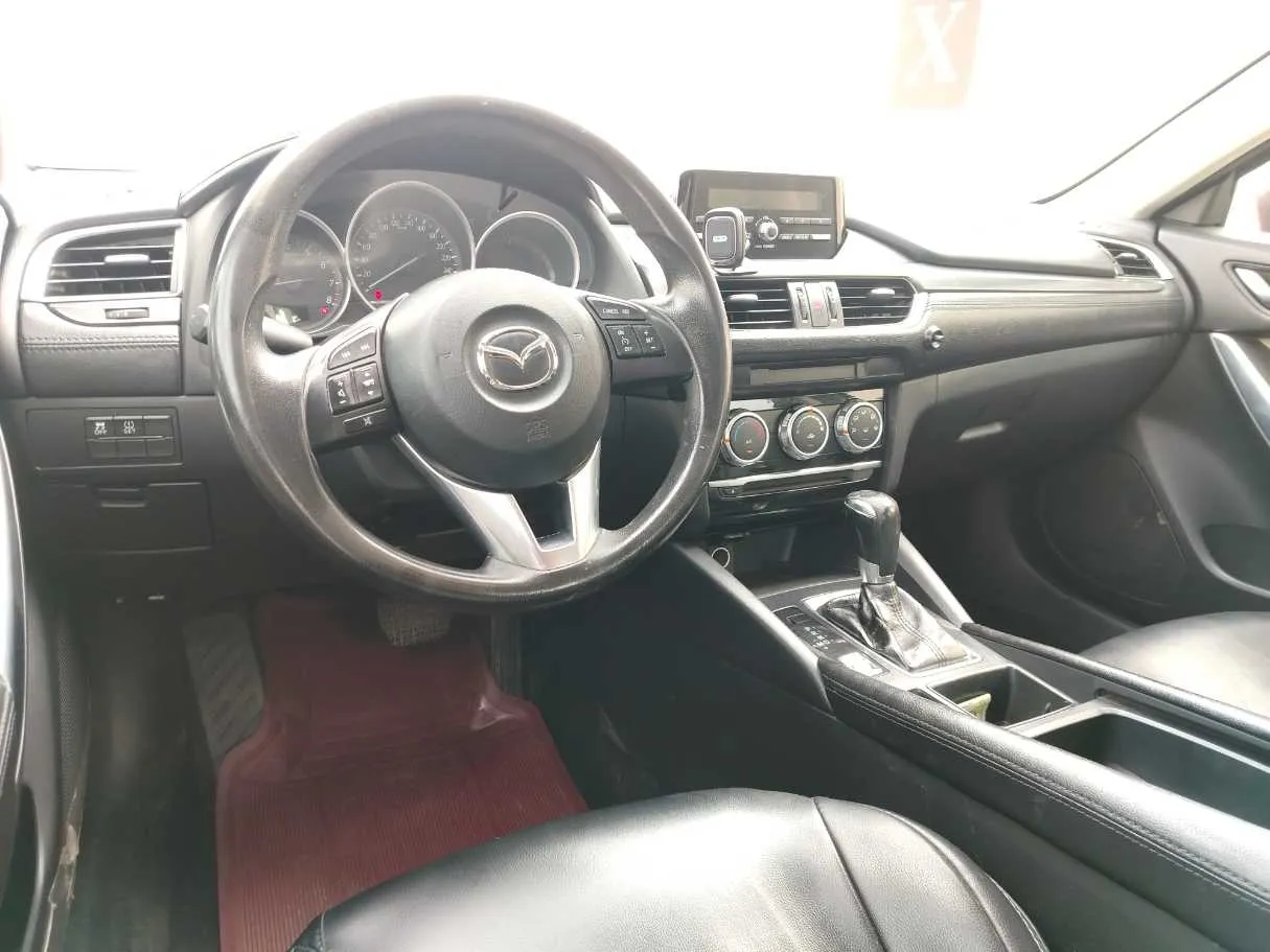 Car image 27
