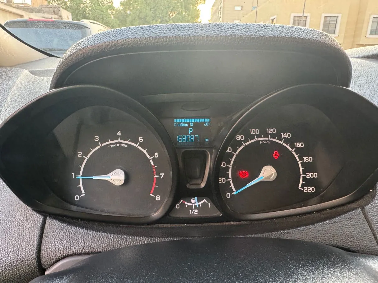 Car image 18