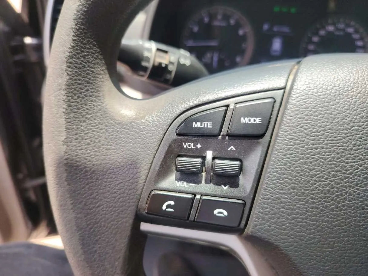 Car image 36