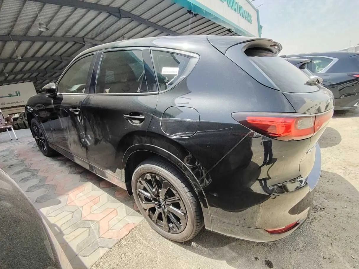Car image 8