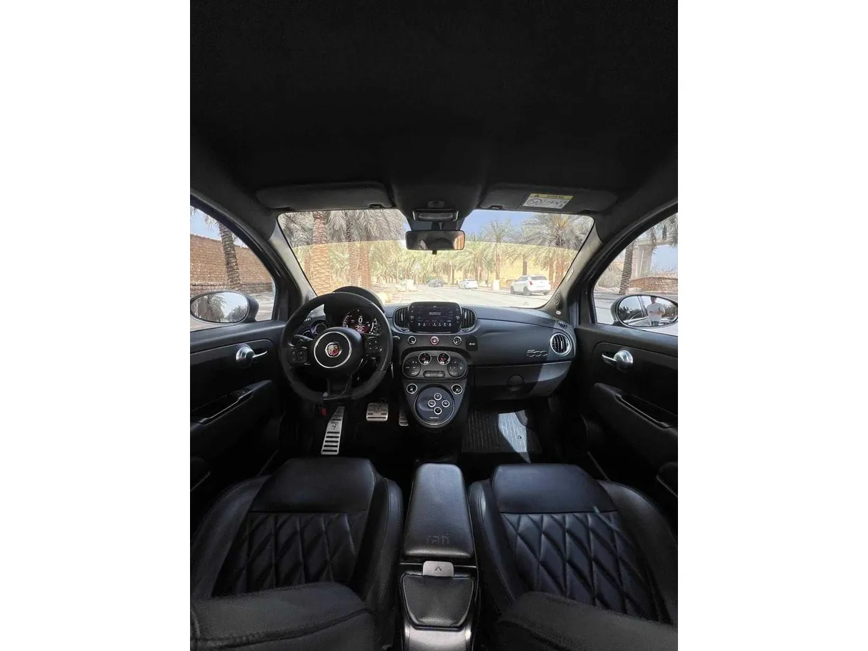 Car image 15
