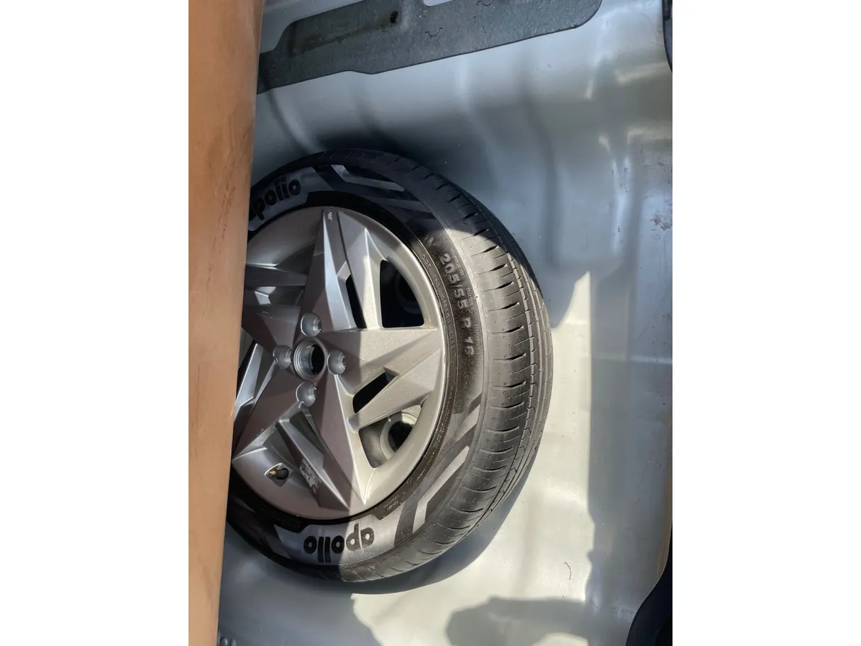 Car image 23