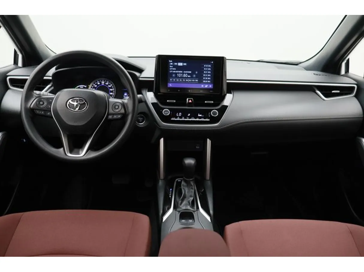 Car image 14