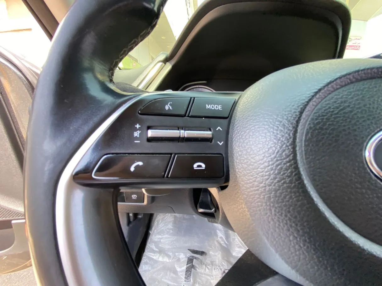 Car image 21