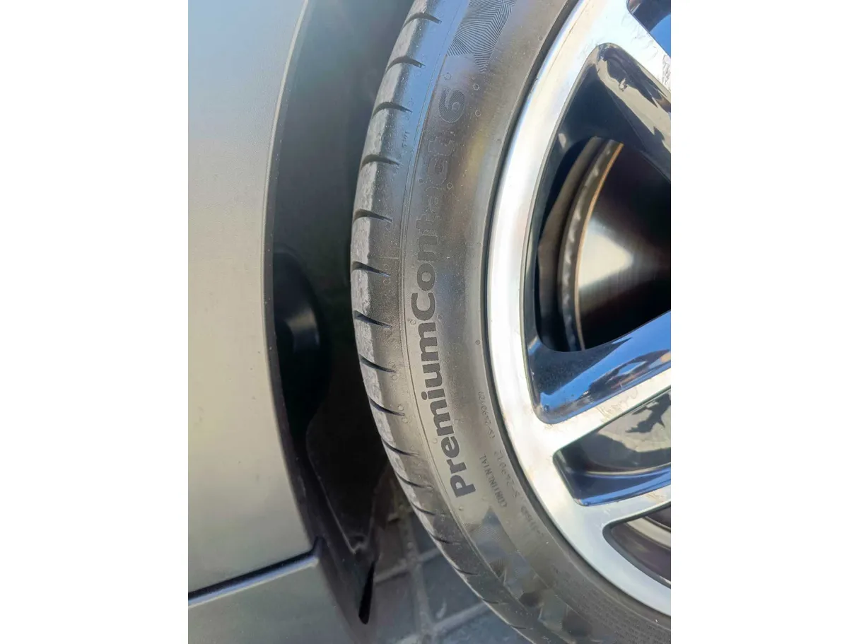 Car image 35